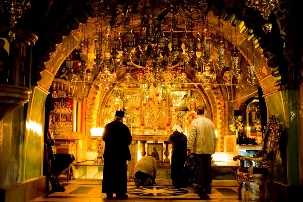 The Altar at Calvary in the Church of the Holy Sepulchre (From Wikimedia Commons)